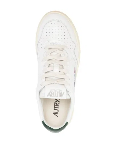 Autry Medalist White Low Top Sneakers With Contrasting Heel Tab In Leather Woman