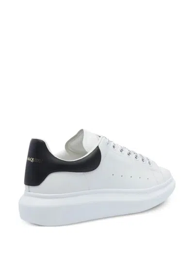 Alexander Mcqueen White And Black Low-top Sneakers With Chunky Sole And Contrasting Heel Tab In Leather Man In White