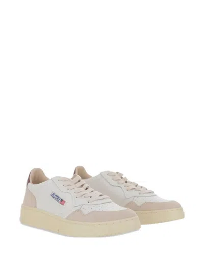 Autry Medalist Low Sneaker In Red
