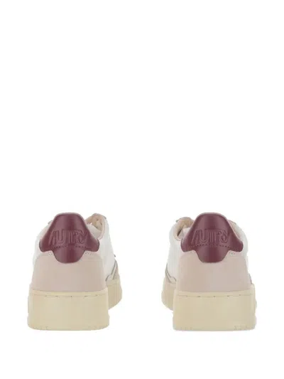 Autry Medalist Low Sneaker In Red