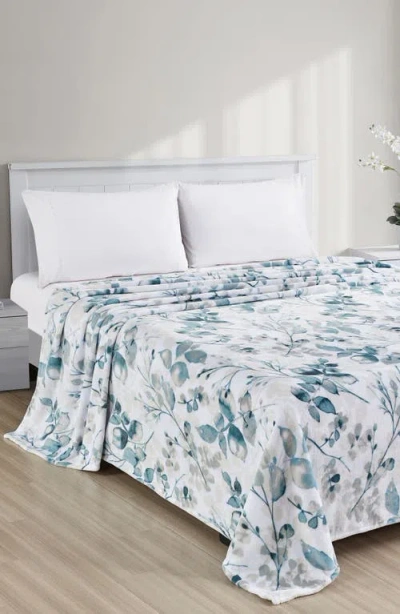 Luxury Home Dempsey Leaf Print Fleece Blanket In Green
