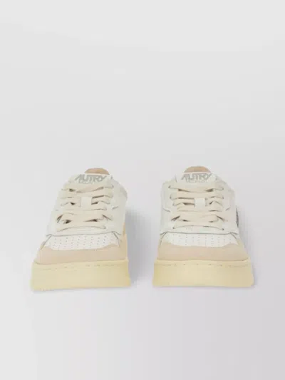 Autry Low Sneaker With Contrast Heel Tab
