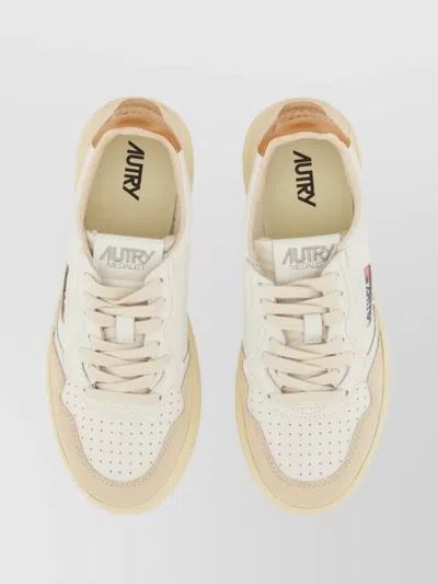 Autry Low Sneaker With Contrast Heel Tab
