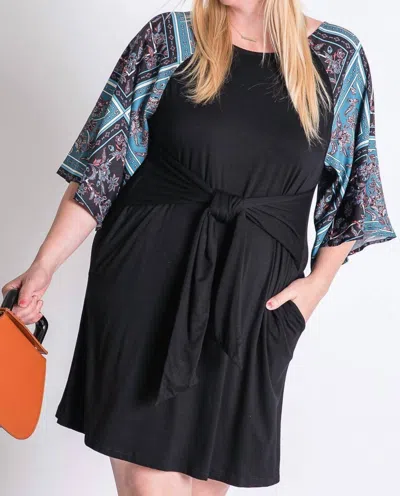 Davi & Dani Boho Contrast Tie Front Dress - Plus In Black In Black