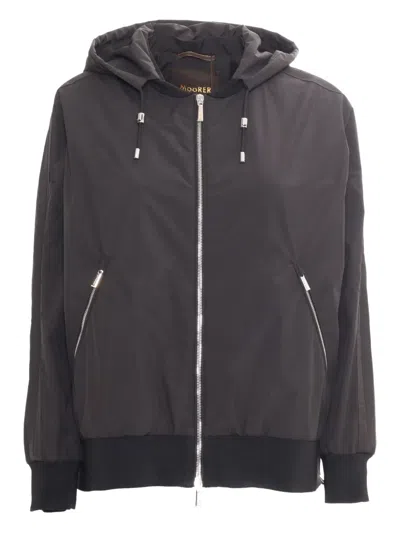 正面连帽拉链夹克