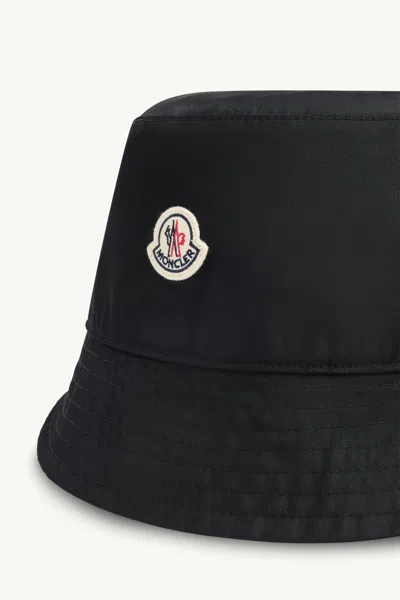 Moncler Checked Pattern Reversible Bucket Hat Design In Blue
