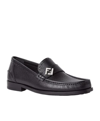 Fendi Round Toe Textured Leather Loafers In Black