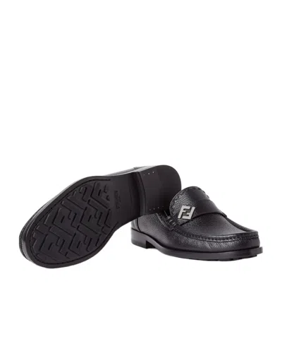 Fendi Round Toe Textured Leather Loafers In Black