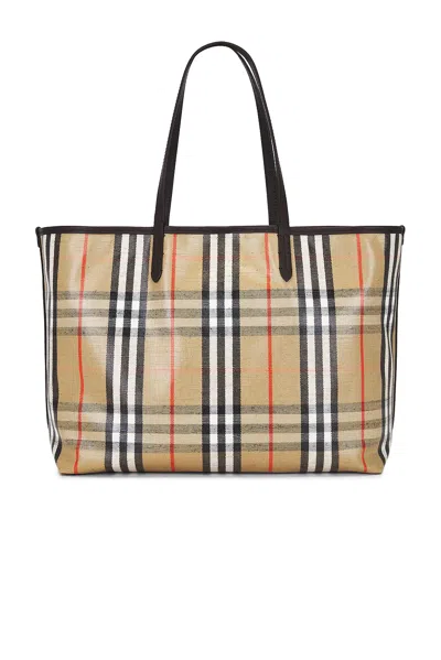Burberry Beige Highlands Medium Tote Bag In Neutral