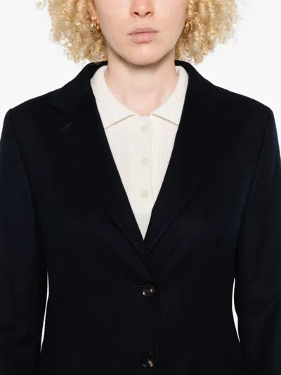 双纽扣贴袋西装夹克