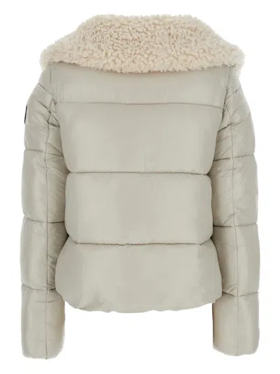 Save The Duck 'moma' Beige Down Jacket With Fur Collar And Logo On The Sleeve In Tech Fabric Woman In White