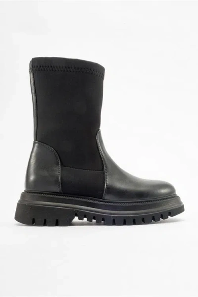 Prologue Shoes Alias Zip Boot In Black