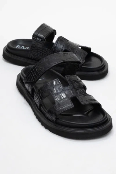Forever & Always Shoes Loana Leather Slide Sandal In Black