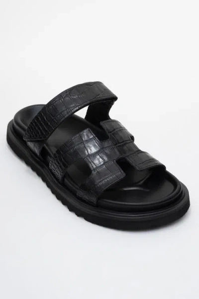 Forever & Always Shoes Loana Leather Slide Sandal In Black