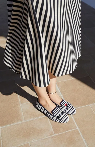 Vivaia Round-toe Embroidered Loafers In Pattern