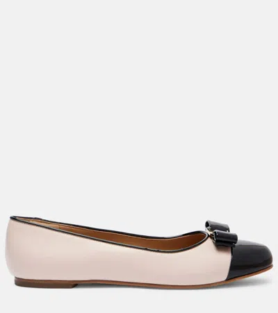 Ferragamo Round Toe Ballerina Shoes With Bow Detail In Black