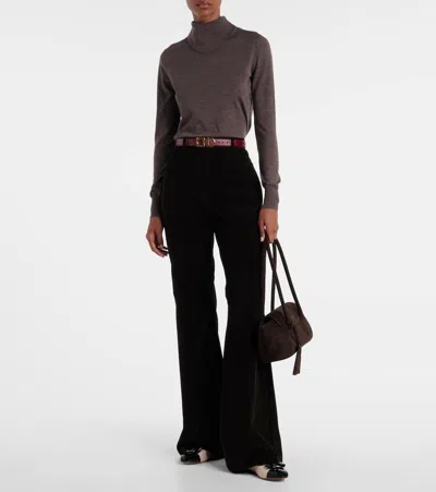 Ferragamo Round Toe Ballerina Shoes With Bow Detail In Black