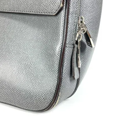 Pre-owned Louis Vuitton Glacier Gray Taiga Leather Handbag Shoulder Bag ()