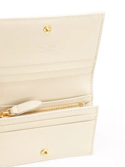 Valentino Quiltie 67 Wallet In Neutral