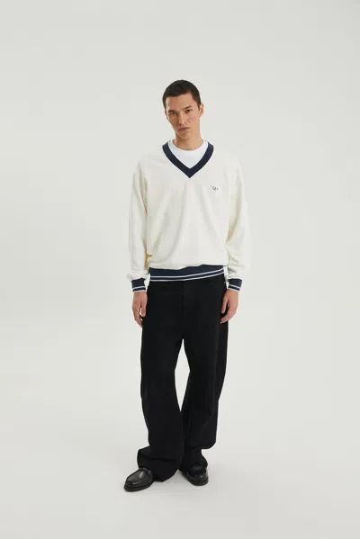 1989 Studio V-neck Sweatshirt Contrast Trim In White