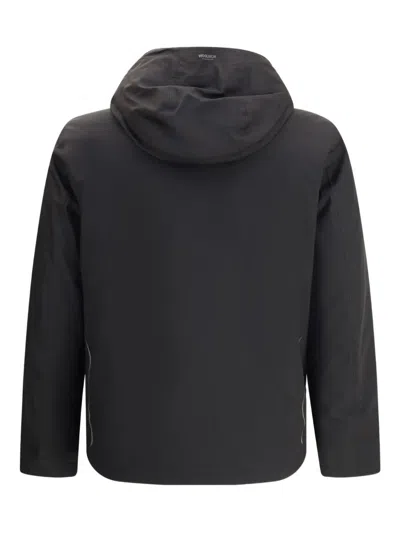 Woolrich Zippered Long-sleeved Casual Jacket In Black