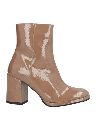 Pregunta Woman Ankle Boots Light Brown Size 6 Synthetisches Material In Neutral