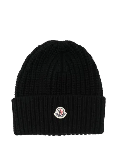 Moncler Logo Patch Cuff Virgin Wool Rib Beanie In Black