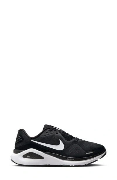 Nike Structure 26 Se Running Shoe In Black