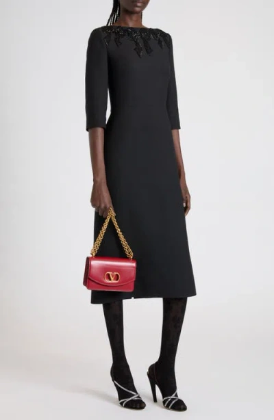 Valentino Garavani Vain Vlogo Leather Shoulder Bag In Red