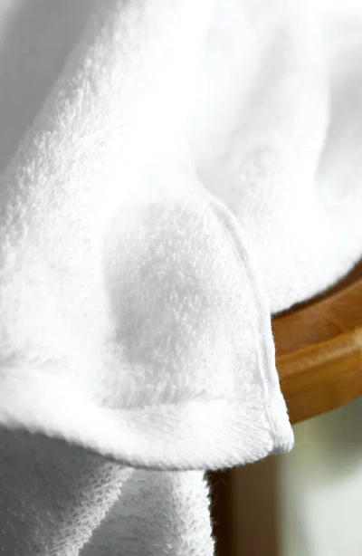 Italic Serene Ultraplush Collection Bath Essentials- 2 Bath Towels And 2 Hand Towels In White