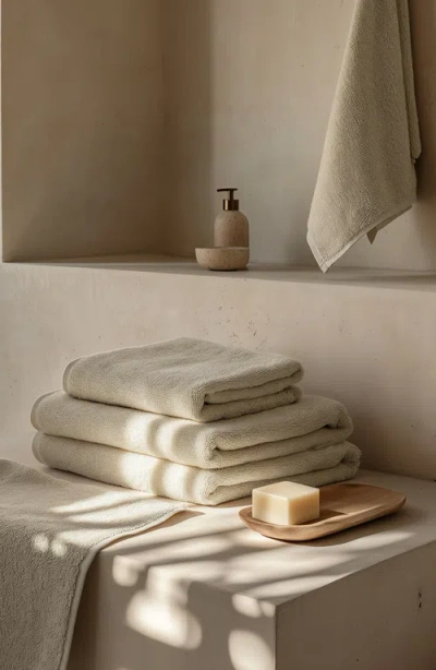 Italic Serene Ultraplush Collection Bath Essentials- Bath Towel 4 Pack In Neutral