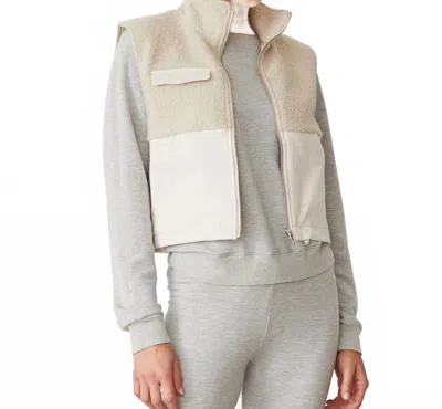 Monrow Sherpa Zip Up Vest In Bone In Gray
