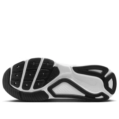 Nike Structure 26 Running Shoe In Multi
