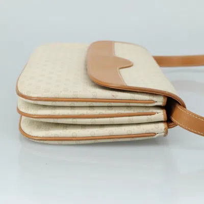 Pre-owned Gucci Gg Canvas White Canvas Shoulder Bag ()