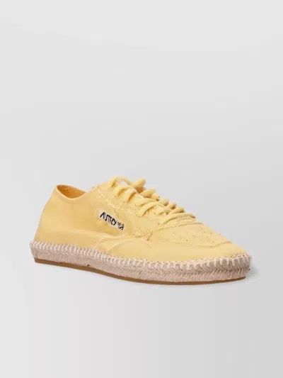 Autry Low Canvas Sneakers Espadrille Sole In Gold