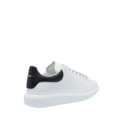 Alexander Mcqueen White And Black Low-top Sneakers With Chunky Sole And Contrasting Heel Tab In Leather Man In White