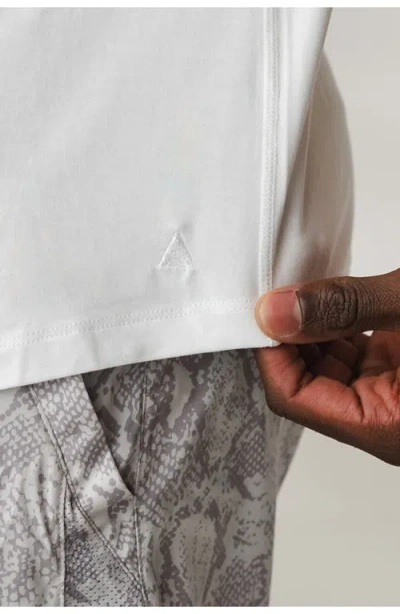 Vitality Adapt Tee In White