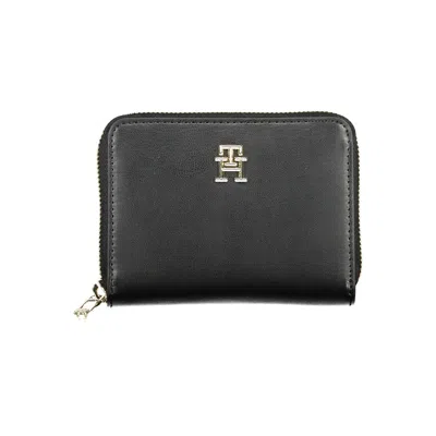 Tommy Hilfiger Elegant Black Multi-compartment Wallet