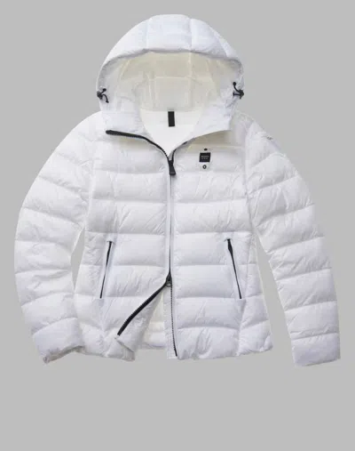 Blauer Caroll In White