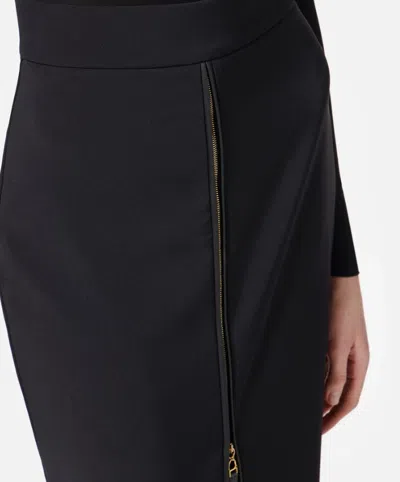 Elisabetta Franchi Lightweight Crepe Skirt With Black Zip In Black