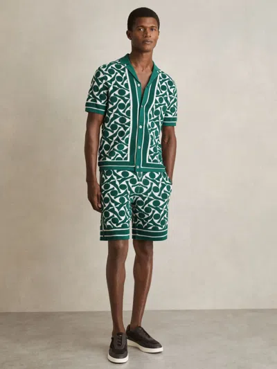 Reiss Green/white Vounder Abstract-pattern Towelling Shorts In Green