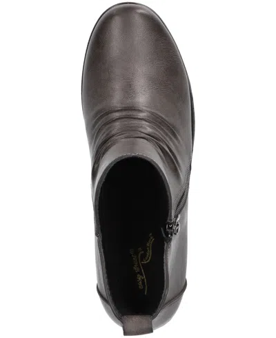 Easy Street Women's Jeanie Ankle Zipper Boots In Brown