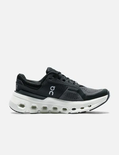 On Cloudrunner 2 In Black