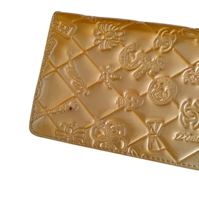 Pre-owned Chanel Gold Long Wallet (bi-fold) ()