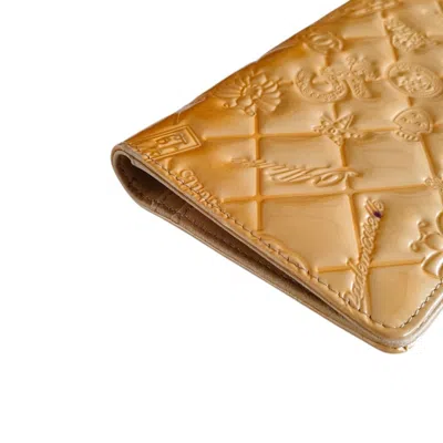 Pre-owned Chanel Gold Long Wallet (bi-fold) ()