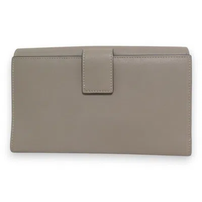 Pre-owned Fendi Beige Long Wallet (bi-fold) () In Sand