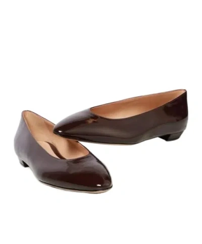 Gianvito Rossi Tokio Glossed-leather Ballet Flats In Burgundy