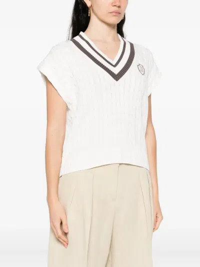 V领粗绞花针织马甲