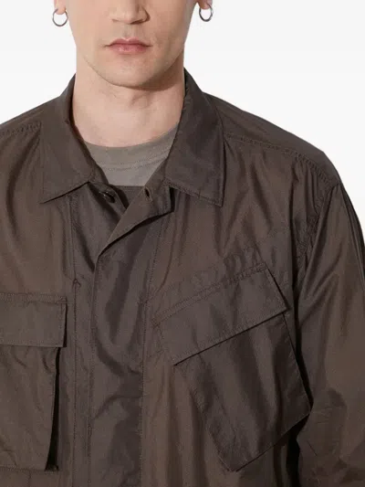 多口袋扣角领夹克