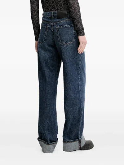 卷边裤脚棉牛仔裤